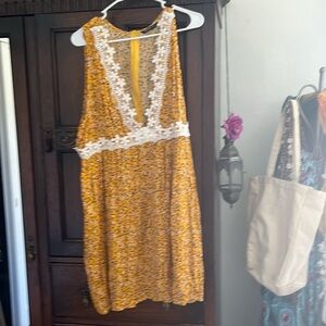 SHEIN curve yellow mini dress, deep v neck, with a crochet trim, Floral pattern